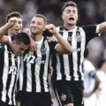 Galo vence confronto direto e afunda o Vasco no Brasileirão