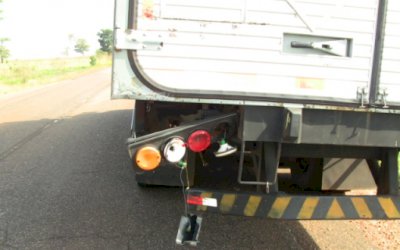IVINHEMA: Acidente na MS-276 envolve carro e caminhão