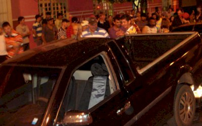 IVINHEMA: Acidente de trânsito envolve 3 carros no centro