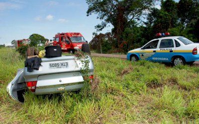 IVINHEMA: Homem tomba carro e sai ileso