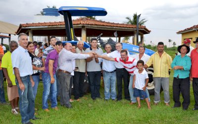 IVINHEMA: Entrega de trator e os implementos beneficiarão mais de 100 famílias na São Sebastião