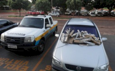 AMANDINA: Homem é preso transportando maconha em fundo falso de veículo