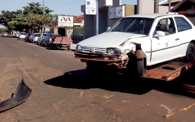 IVINHEMA: Acidente de transito envolve três carros no guiray