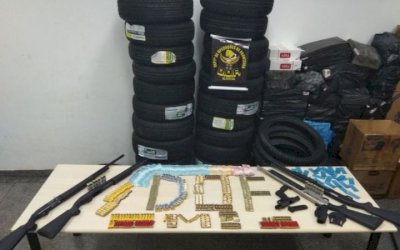 DEODÁPOLIS: DOF faz grande apreensão de armas e munições contrabandeadas do Paraguai