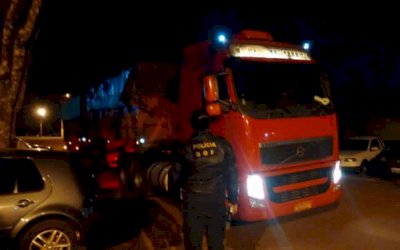DEODÁPOLIS: DOF prende dois com 45 mil pacotes de cigarro contrabandeado no Distrito de Lagoa Bonita