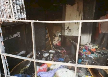DEODÁPOLIS: Carregador de celular na tomada pode ter causado incêndio