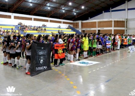 IVINHEMA: Cerimônia marca abertura do Campeonato Municipal de Futsal (VÍDEO)