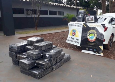 DEODÁPOLIS: Homem com carro lotado de drogas é preso em uma ação conjunta da PM e PC