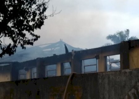 Incêndio atinge cozinha da Escola Estadual Jan Antonin Bata em Batayporã