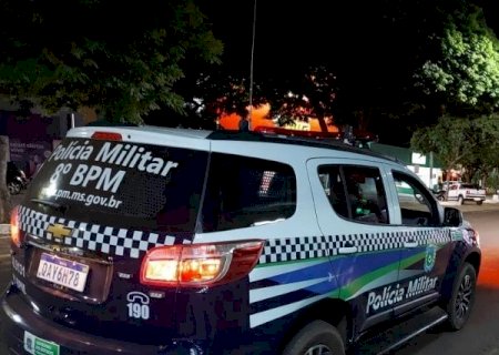 NOVA ANDRADINA: Polícia Militar conduz duas pessoas para a delegacia por ameaça, desobediência e perturbação do sossego