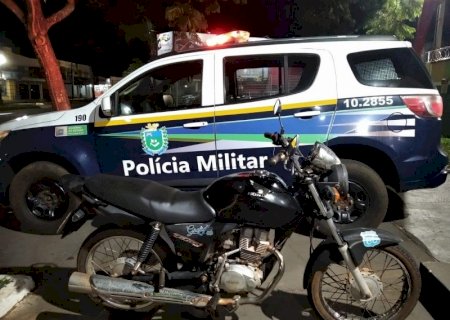 NAVIRAÍ: Polícia Militar recupera motocicleta furtada
