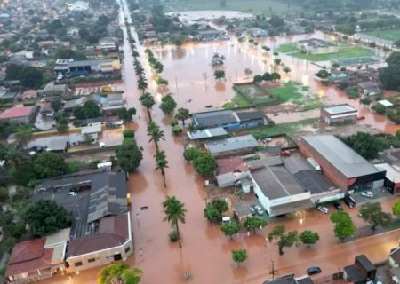 Inundação deixa 100 famílias isoladas após lagoa transbordar em Batayporã