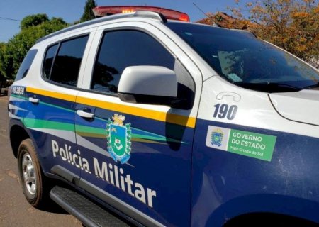 DEODÁPOLIS: Marido arromba porta de casa após desentendimento com esposa
