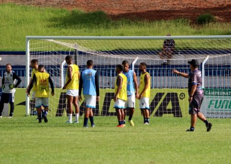 Ivinhema Futebol Clube tenta manter a liderança do grupo diante do Aquidauanense neste domingo