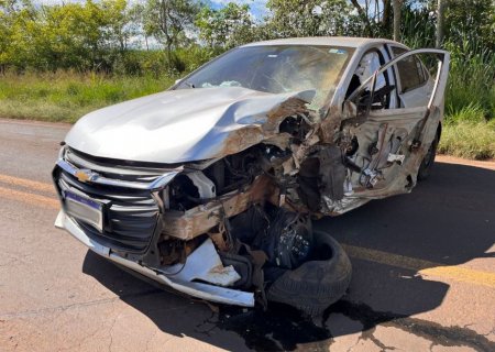 DEODÁPOLIS: Colisão envolve três veículos na BR-376