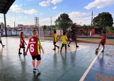 NOVO HORIZONTE DO SUL: Projeto '10 na Escola e 10 no Esporte' beneficia cerca de 90 crianças e adolescentes