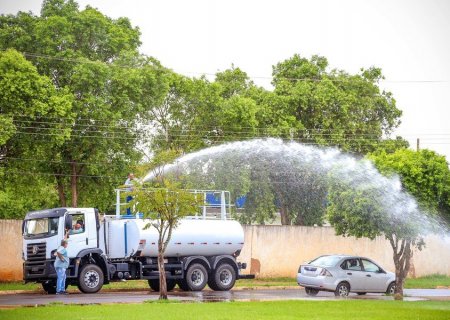 Prefeitura de Batayporã adquire caminhão pipa com capacidade para 15 mil litros