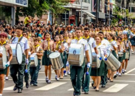 Crianças e adolescentes de projetos sociais abrem desfile de 7 de Setembro em Campo Grande