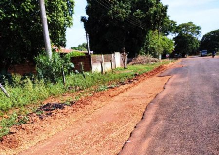 DEODÁPOLIS: Vereador Manoel da Paz cobra empresa após verificar irregularidades em obras de asfalto na Vila União