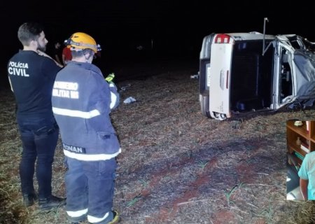 Advogado de Deodápolis morre após bater camionete em gol próximo de Indápolis