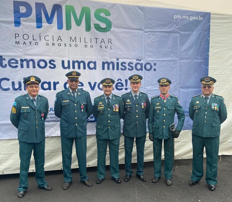 Policiais militares do 8ª BPM são agraciados com a Medalha Insígnia do ...