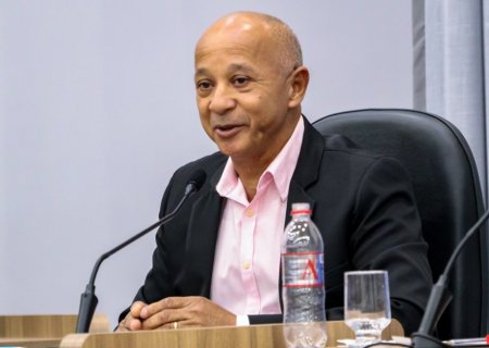 IVINHEMA: Vereador Gersinho da Saúde reforça compromisso com servidores públicos na sessão solene da Câmara
