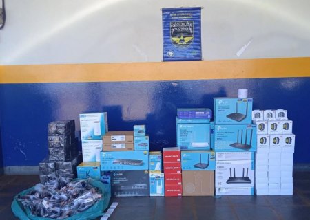 NOVA ANDRADINA: PMR faz três apreensões de mercadorias ilegais sendo transportadas em veículos