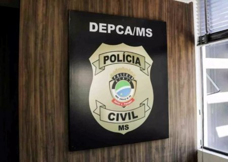 Homem é preso após assistir filmes pornográficos e se masturbar em frente a adolescente dentro de ônibus