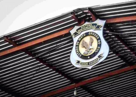 Presos fazem motim e atacam policiais penais com paus e pedras na Máxima em MS
