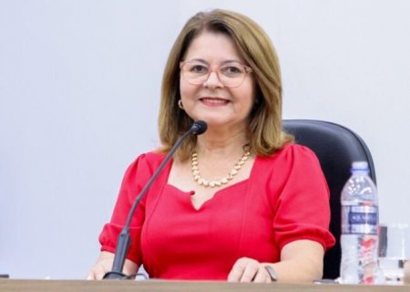 Ivonete Mendonça pede caixa d’água para o cemitério municipal e construção de casas populares