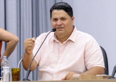 Marcio Alves pede criação de Polo Industrial, construção de unidades habitacionais rurais e via de mão única no município