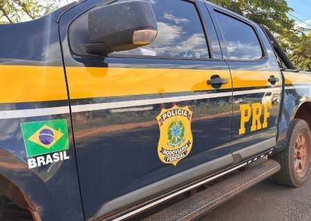 IVINHEMA: PRF apreende veículo com sinais de identificação adulterados e quase uma tonelada de drogas