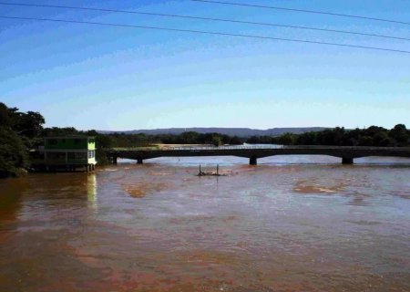 Mais cheio que a média histórica, nível do Rio Taquari entra em estado de alerta
