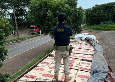 IVINHEMA: PRF apreende 400 mil maços de cigarros