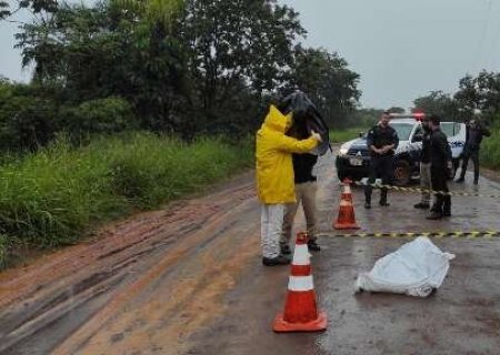 Homem &eacute; encontrado morto com tiros na cabe&ccedil;a em estrada vicinal