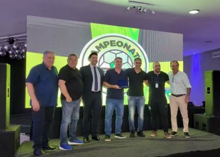Ivinhema F.C. vice-campeão estadual conquista prêmios individuais de melhor jogador e melhor técnico da competição
