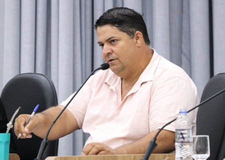 Márcio Alves requer informações sobre a empresa MS Green Ambiental e solicita alteração no horário de funcionamento da Farmácia Básica