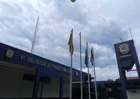 Suspeitos disparam e roubam carro de homem em Dourados