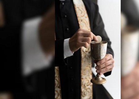 Padre acusado de oferecer R$ 2 mil para manter relações com adolescente é absolvido
