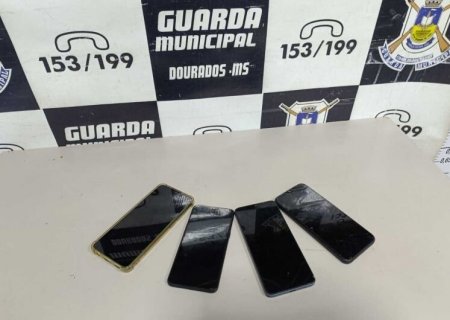 Homem é preso por furto de celular na rodoviária; outros aparelhos foram encontrados com ele