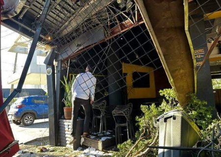 Proprietário de ônibus diz que tenta contato com mulher ferida em acidente