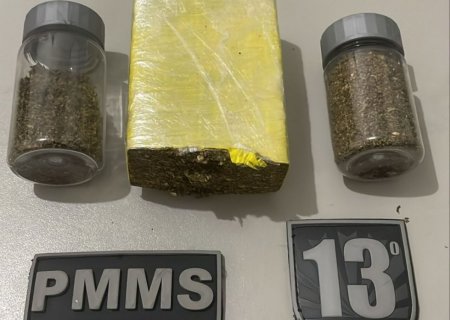 Dupla tenta desviar de viatura e acaba presa por tráfico de drogas
