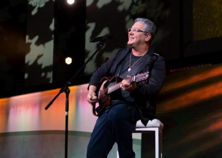 Novo Horizonte do Sul confirma show gospel com Nani Azevedo em novembro