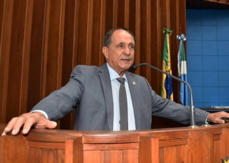 Zé Teixeira pede instalação de curso de biomedicina em Ivinhema