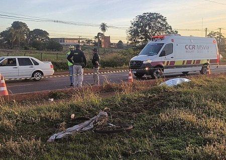 Ciclista venezuelano morre após ser atropelado por micro-ônibus em Dourados