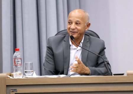 Gerson da Saúde pede retomada de terrenos doados a supermercado para construção de campos de futebol suíço
