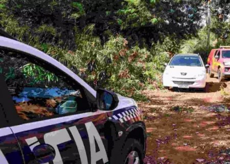 Polícia faz buscas por corpo que teria sido encontrado em mata
