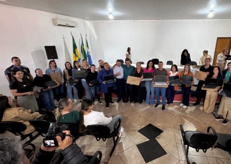 NOVO HORIZONTE DO SUL: Mais de R$ 4 milhões em investimentos na educação com entrega de tecnologia e anúncio de reforma escolar