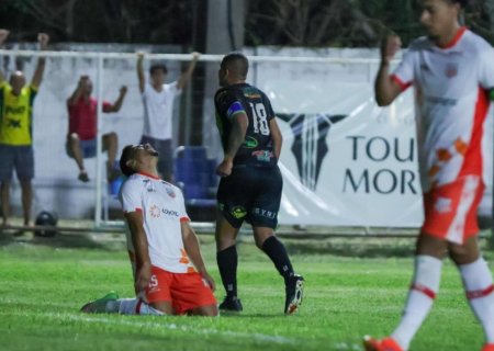 CRA domina, goleia o Comercial e segue como perseguidor do líder Bataguassu