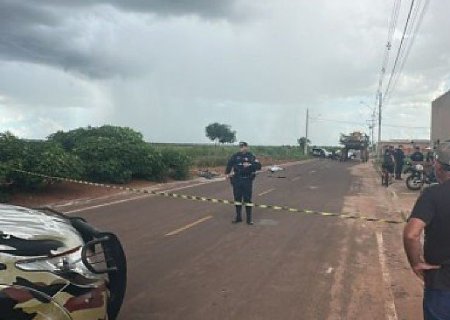 Adolescente tenta passar embaixo de máquina agrícola e morre na frente da mãe